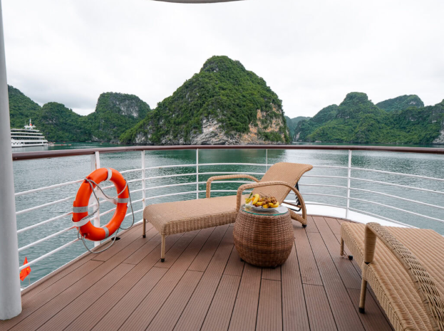 Ban công rộng và tầm nhìn tuyệt đẹp của hạng phòng Terrace
