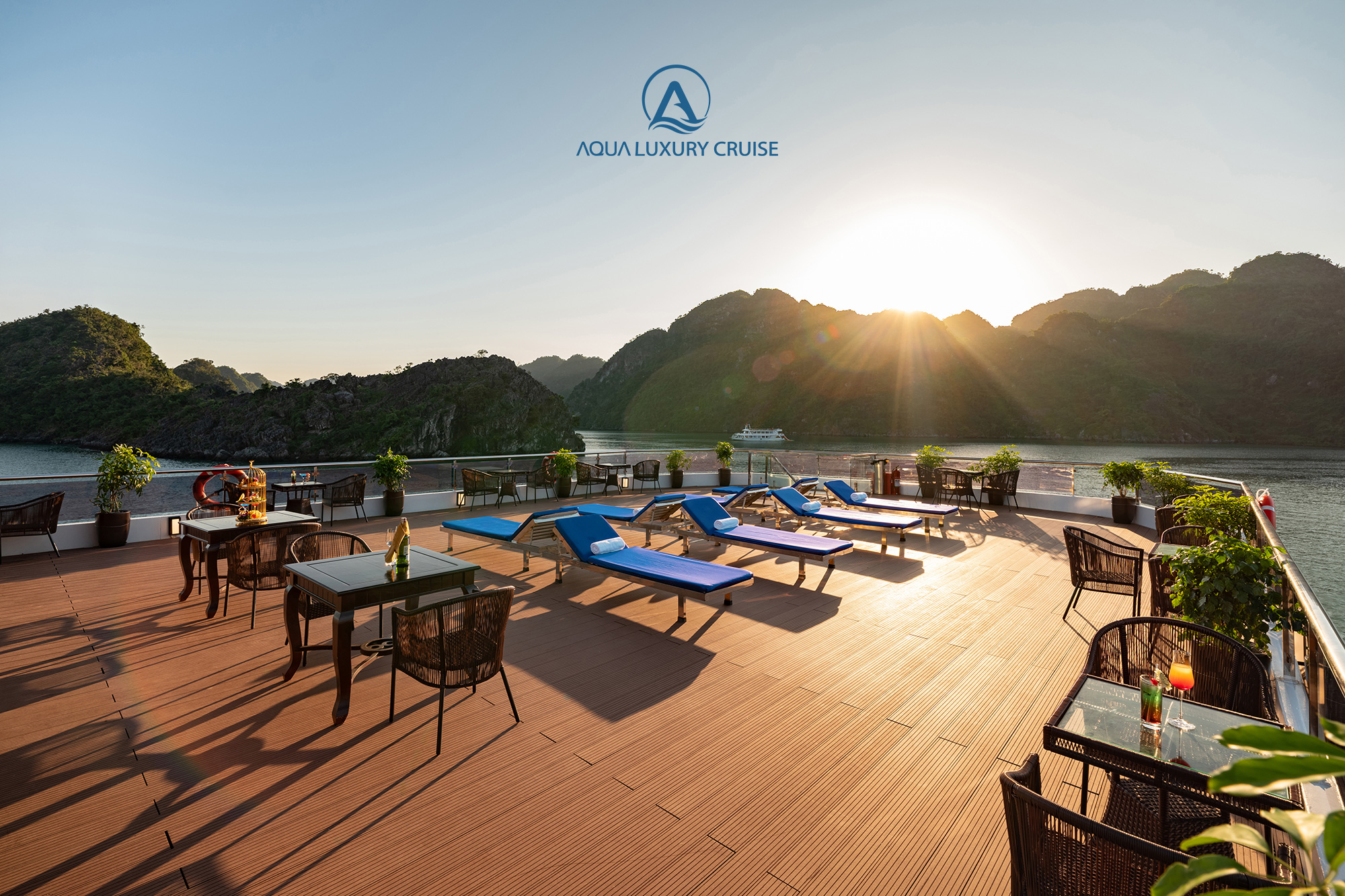 Sundeck trên Du thuyền Aqua Luxury