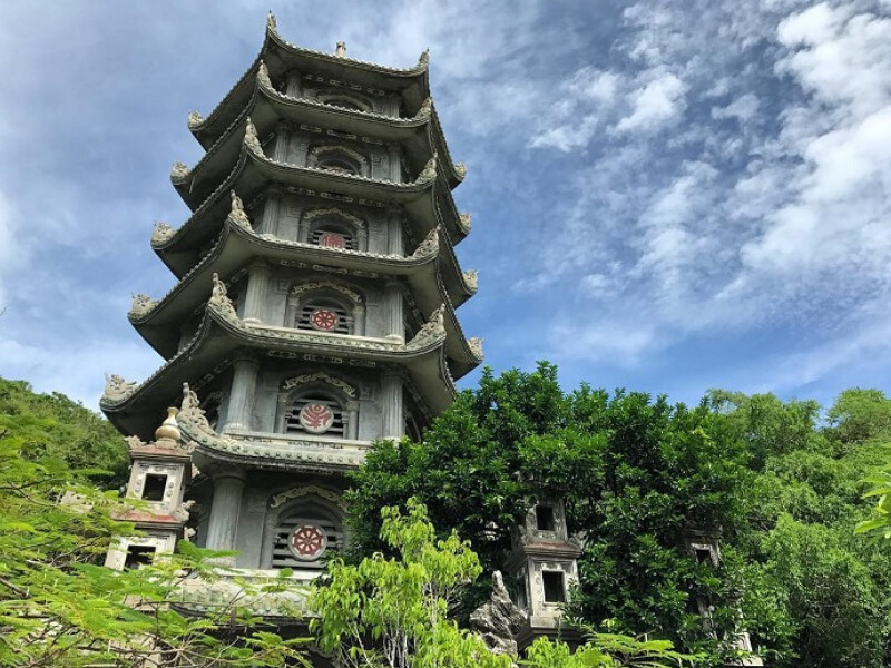 Chùa Tam Thai nằm trên ngọn núi cao nhất của Ngũ Hành Sơn
