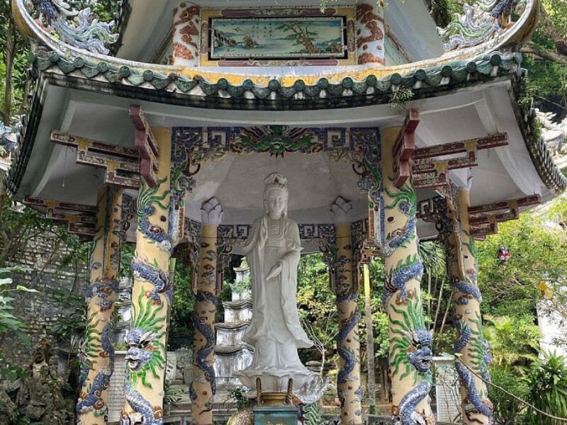 Hình ảnh tượng Quan Thế Âm Bồ Tát tại chùa Tam Thai
