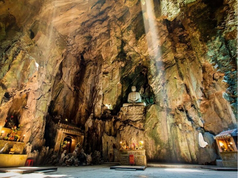 Động Hoa Nghiêm đẹp như chốn thiên đường 
