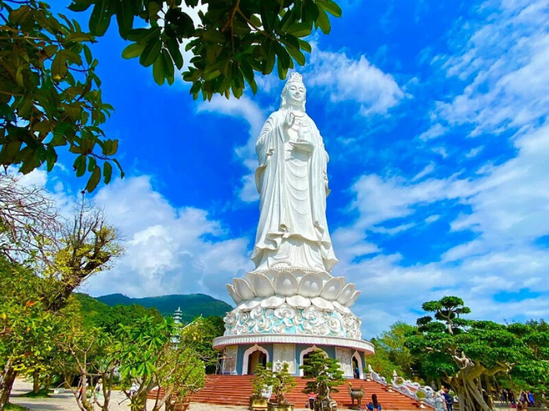 Chùa Linh Ứng Ngũ Hành Sơn  là ngôi chùa cổ đẹp mà bạn nên ghé qua
