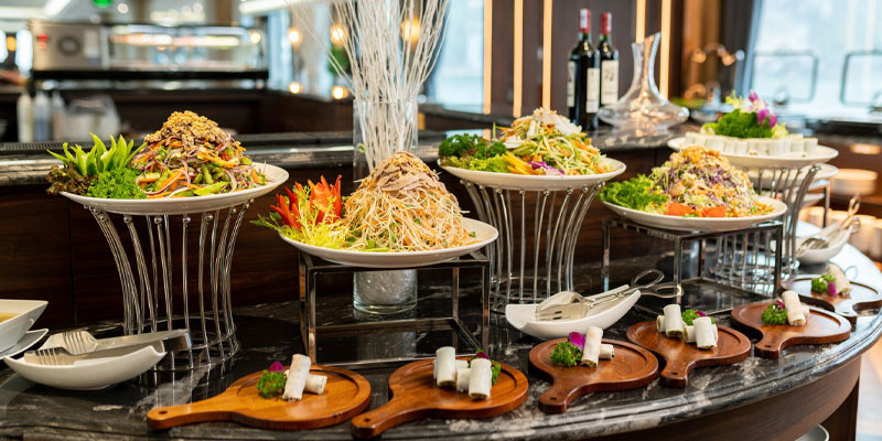 Thực đơn buffet mang phong cách Á Âu do đầu bếp Michelin thực hiện