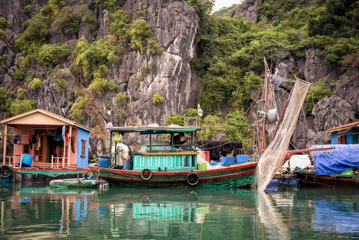 Làng chài Vung Viêng là điểm dừng chân nổi bật trong tour 2N1Đ
