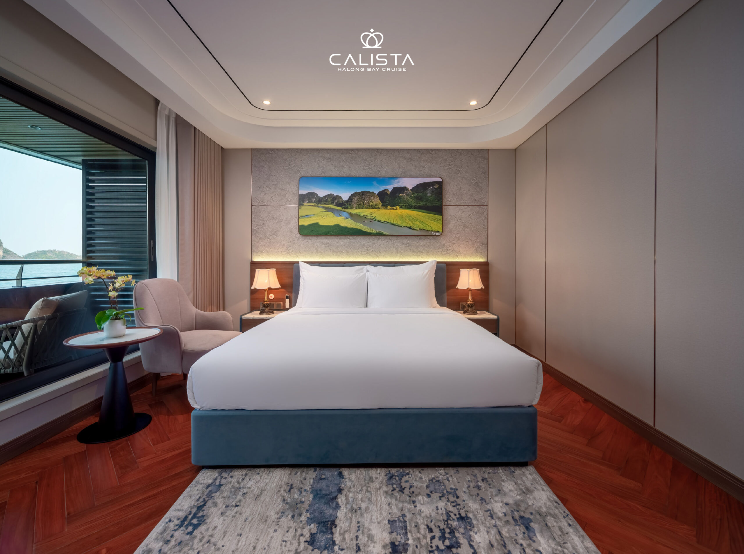 Phòng Calista Ocean với thiết kế tối giản và ban công riêng