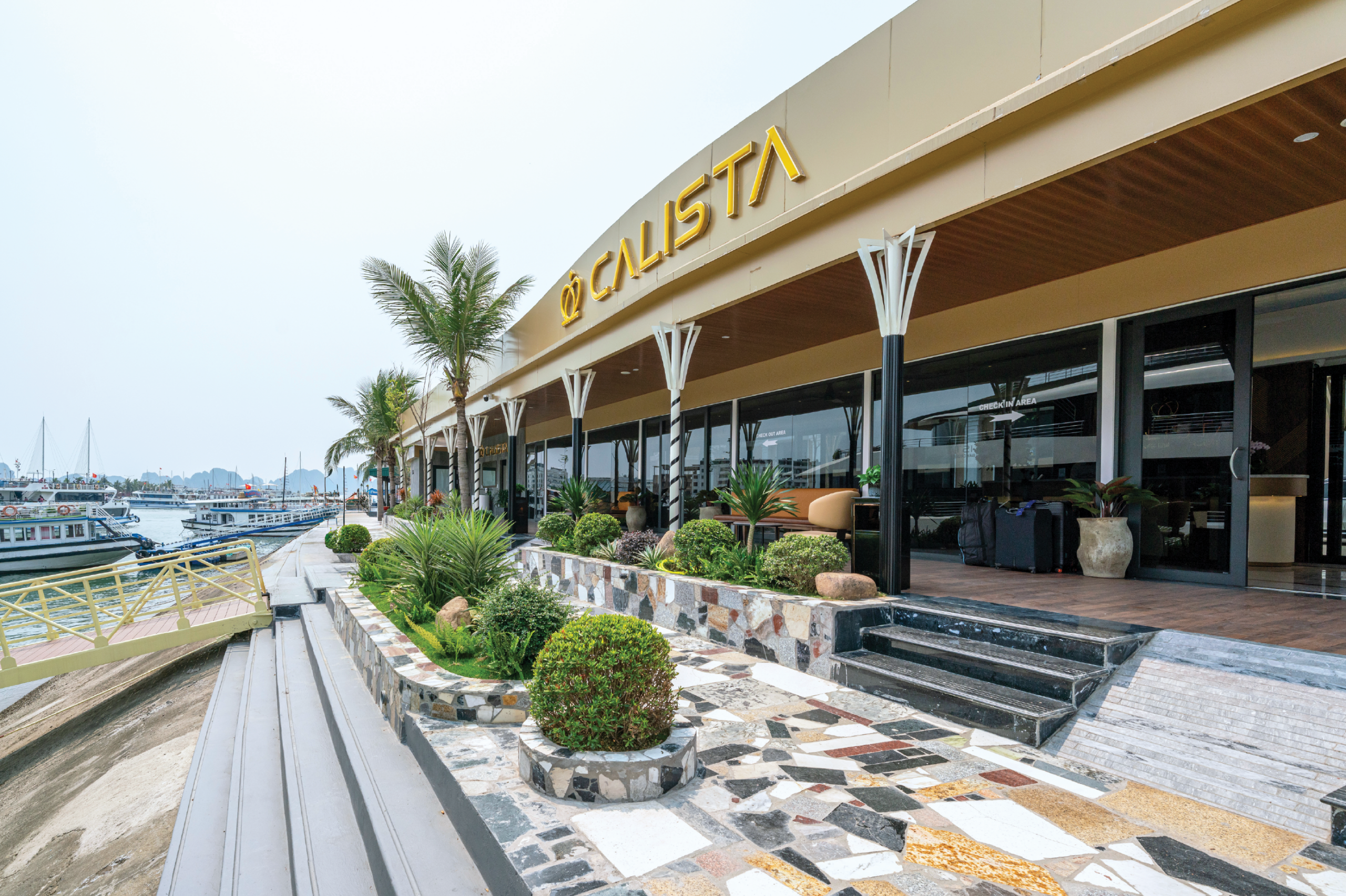 Trung tâm đón khách Calista Cruise Center tại cảng Tuần Châu