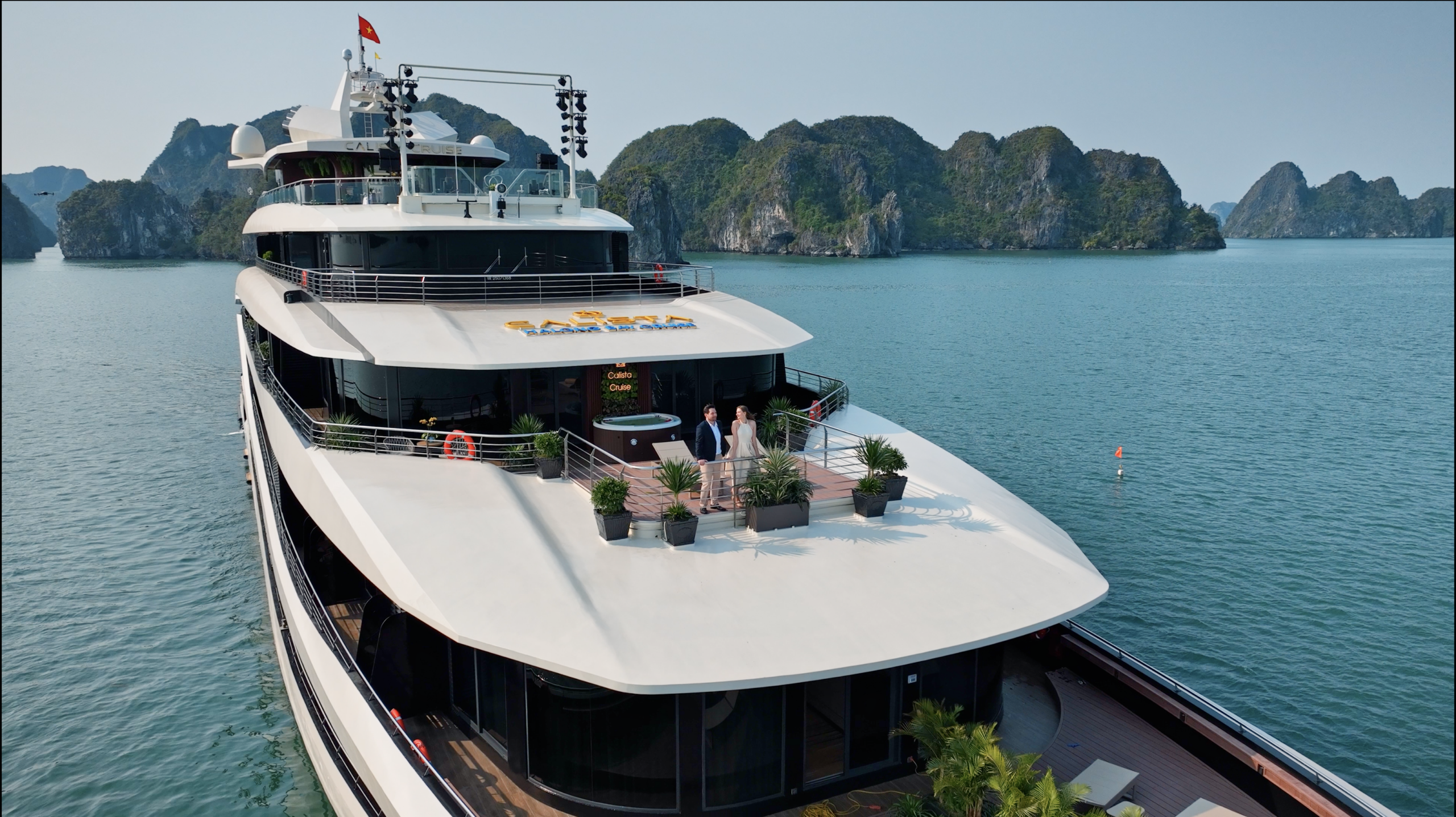 Trải nghiệm cao cấp giữa vịnh Hạ Long