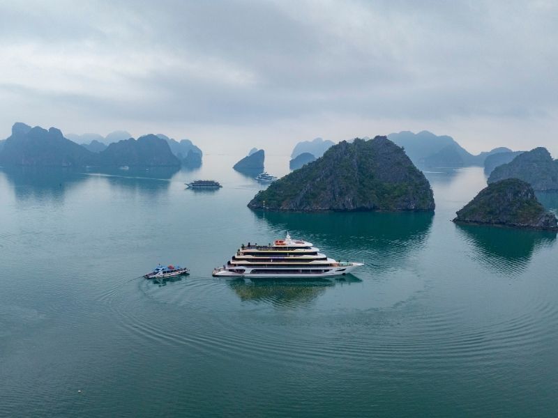 Hình ảnh du thuyền Halora Nova nhìn từ trên cao