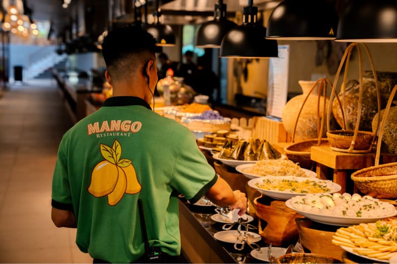 Nhà hàng Buffet Mango phục vụ đa dạng các món từ Á đến Âu