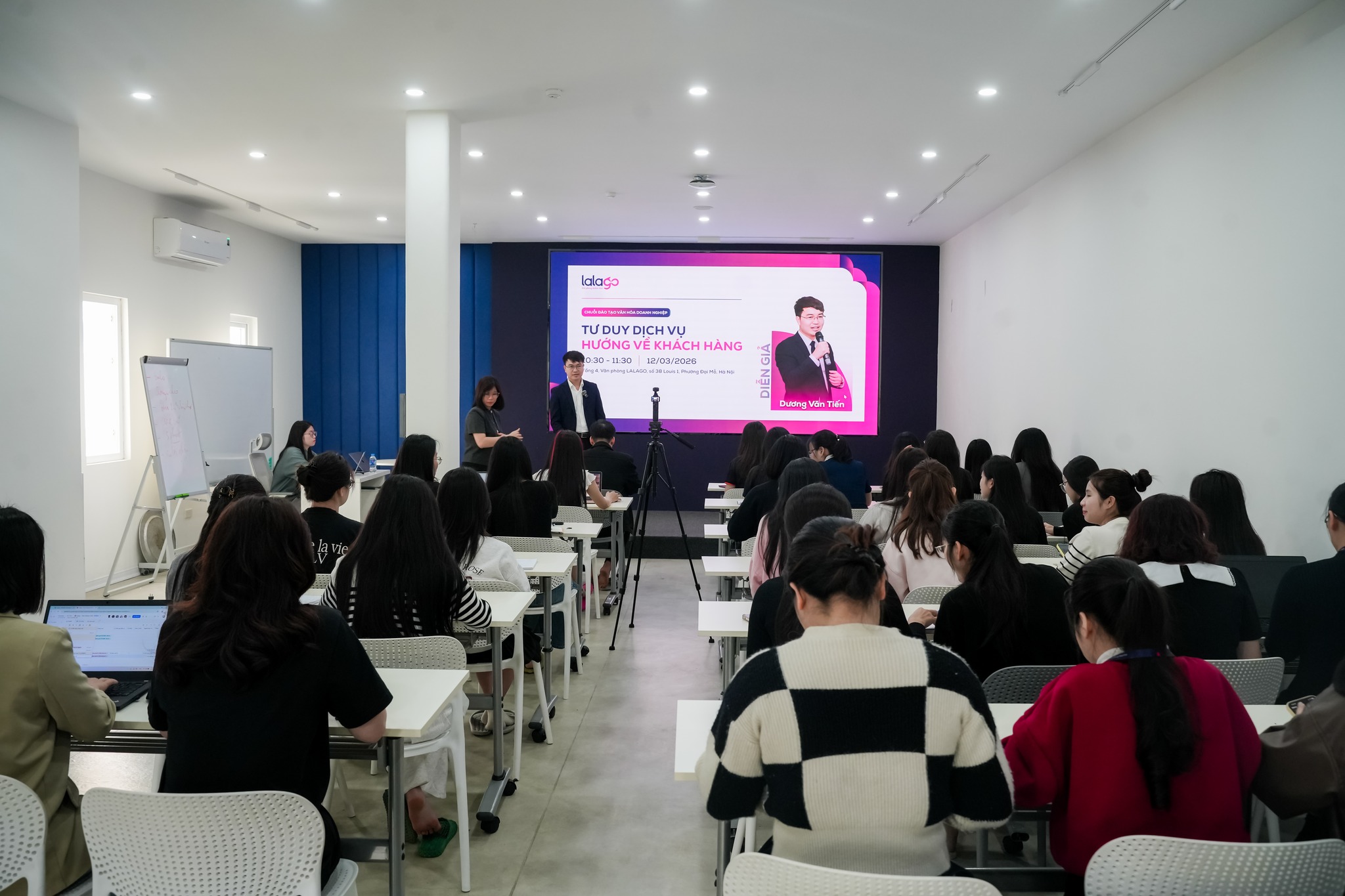 Đào tạo nội bộ “Tư duy dịch vụ hướng về khách hàng” - Nâng cao trải nghiệm thảnh thơi cho khách hàng 