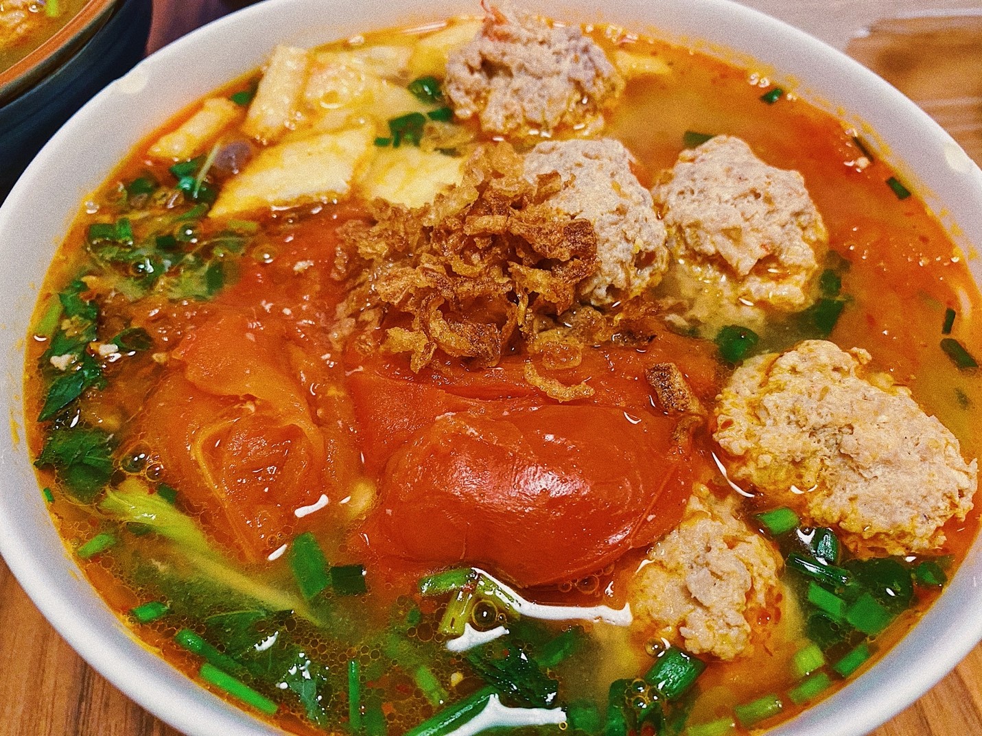 Cục riêu béo ngậy tại quán bún Nguyễn Cảnh Chân