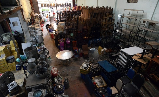 Kho hàng thanh lý nội thất bàn ghế cũ đường Phạm Văn Bạch