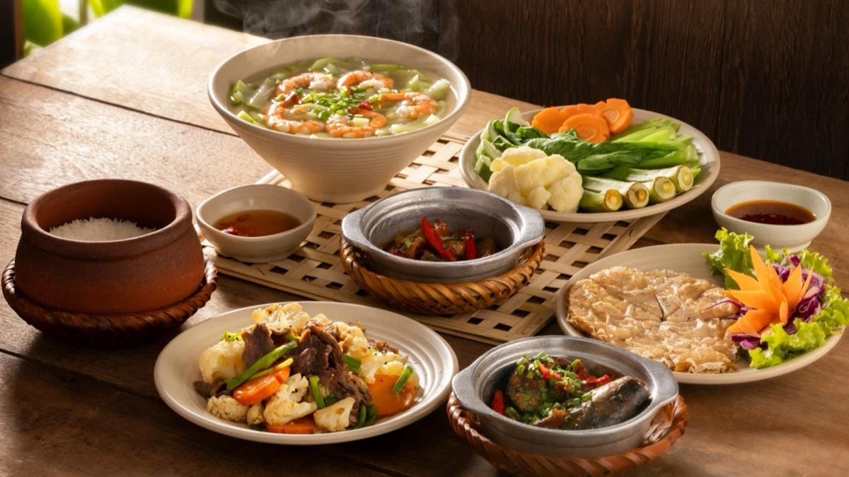 Vẻ hoài cổ trong từng chi tiết món ăn, trang trí của quán Bụi