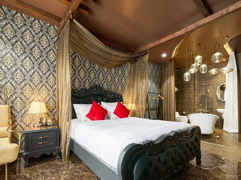 Secret Garden Hotel thiết kế hiện đại, phòng concept lãng mạn