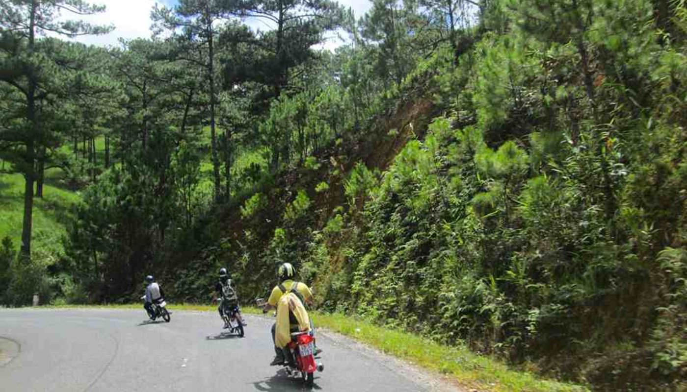 Xe máy là lựa chọn lý tưởng để khám phá Fresh Garden Đà Lạt