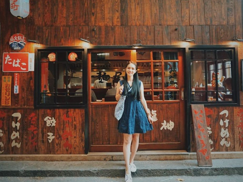 Phố Nhật Bản Lê Thánh Tôn có nhiều hàng quán với góc chụp bắt mắt