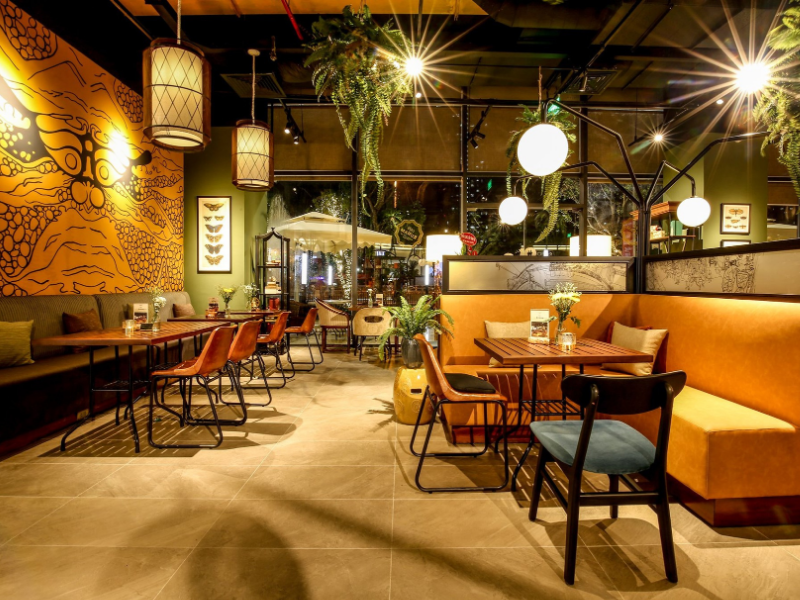 Nói về độ sang chảnh và lung linh thì Runam Bistro không thể bỏ qua.