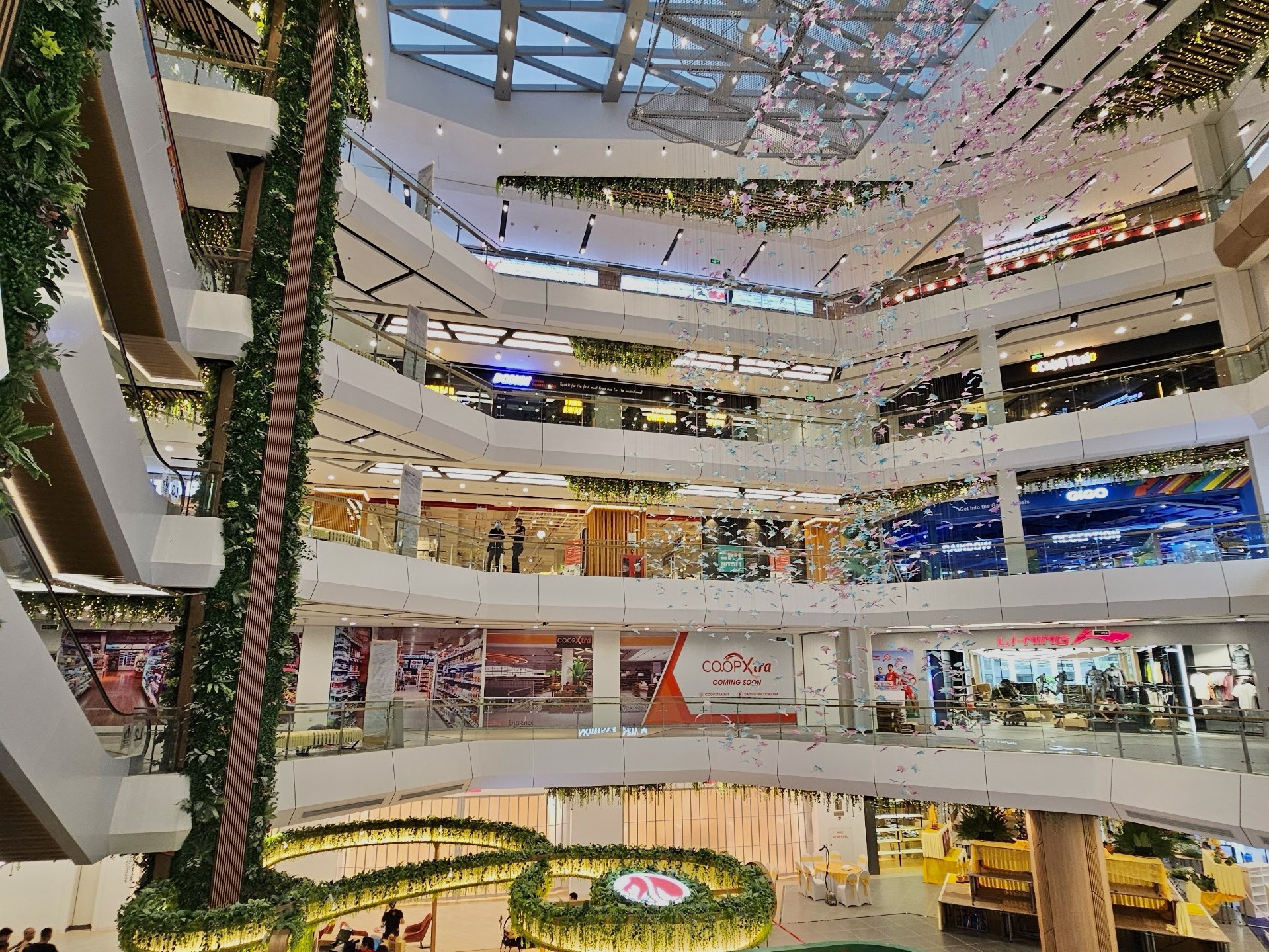 Hơi thở xanh kết hợp với kiến trúc hiện đại tại Vincom Grand Park