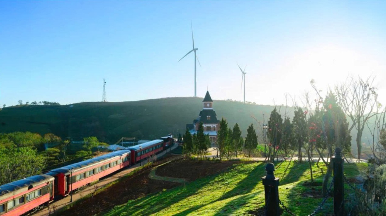 Vườn châu Âu Đà Lạt là điểm check-in mới nổi, thu hút đông đảo du khách