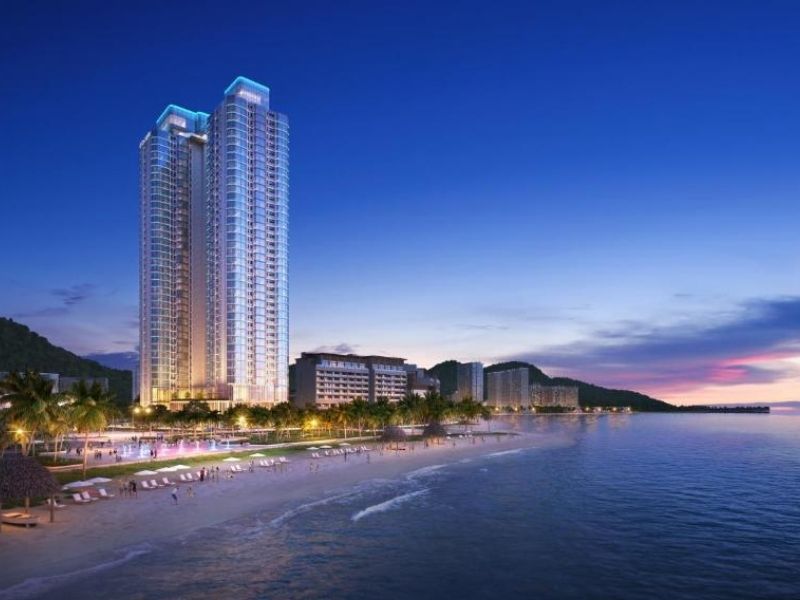 À La Carte Hạ Long Bay có vị trí thuận lợi để du khách tham quan các điểm du lịch quanh Hạ Long