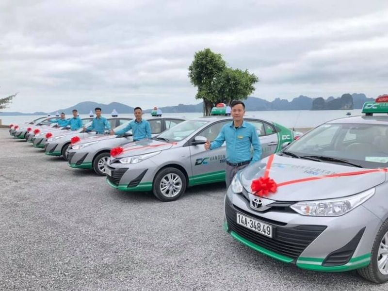 Du khách có thể di chuyển tới khách sạn bằng nhiều phương tiện