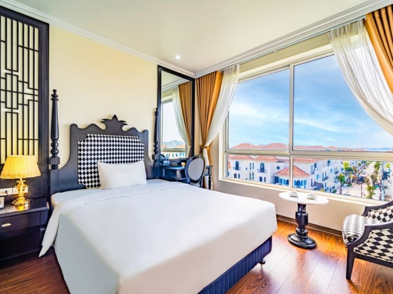 Dragon Hotel Hạ Long được khách du lịch trong và ngoài nước đánh giá cao