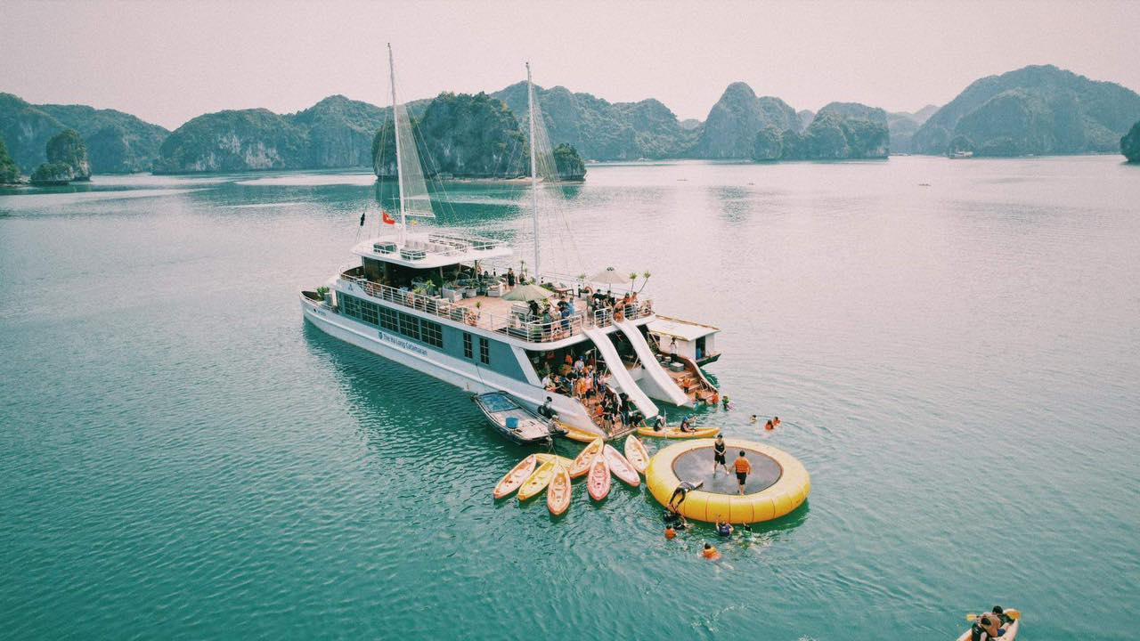 Hành trình khám phá vịnh Hạ Long 1 ngày cùng Catamaran Cruise