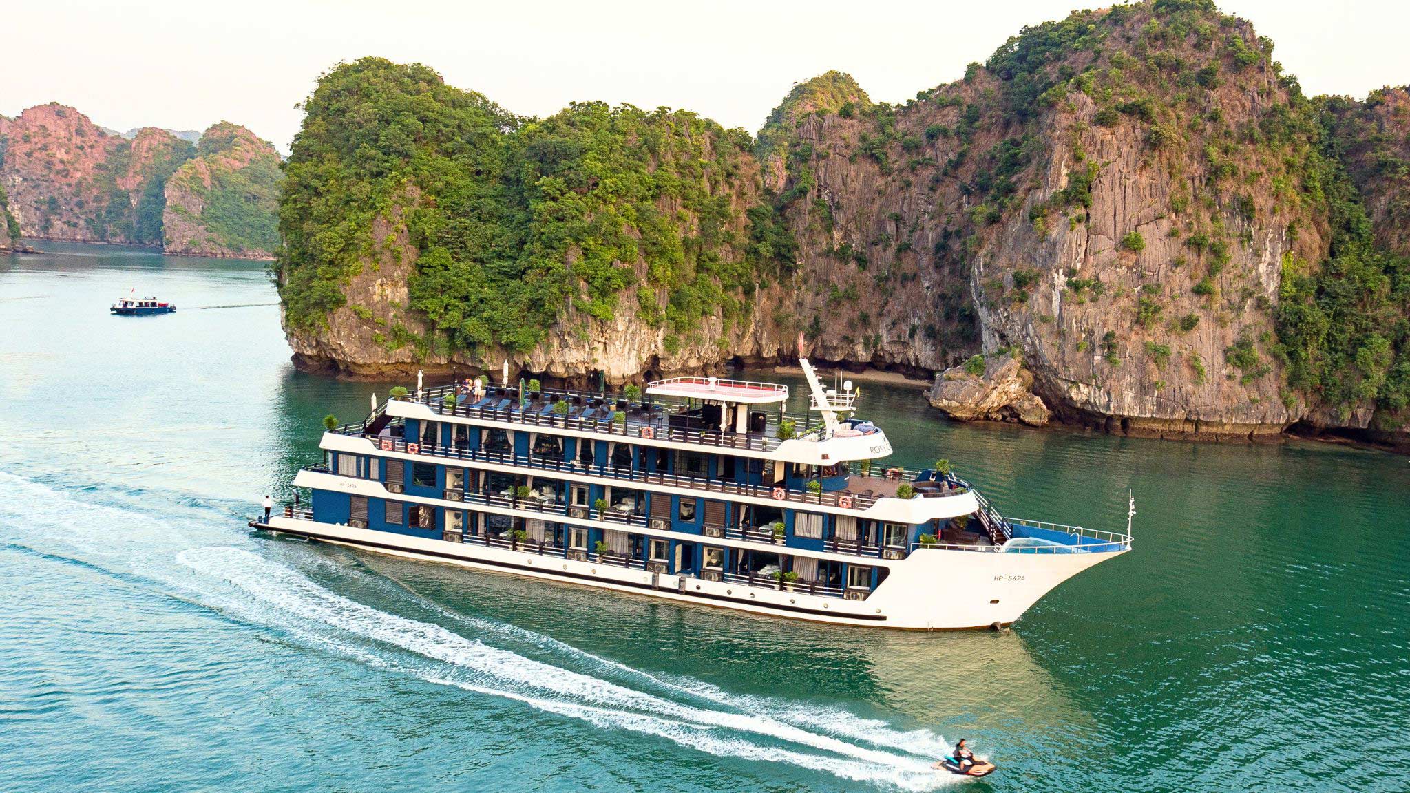 Rosy Cruise mê hoặc du khách với thiết kế sang trọng, tiện ích chuẩn 5 sao
