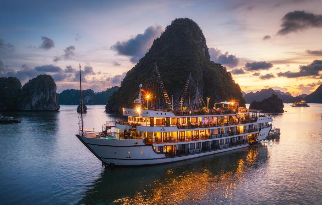 Alisa Luxury Cruise mang đến trải nghiệm nghỉ dưỡng khác biệt, có 1-0-2