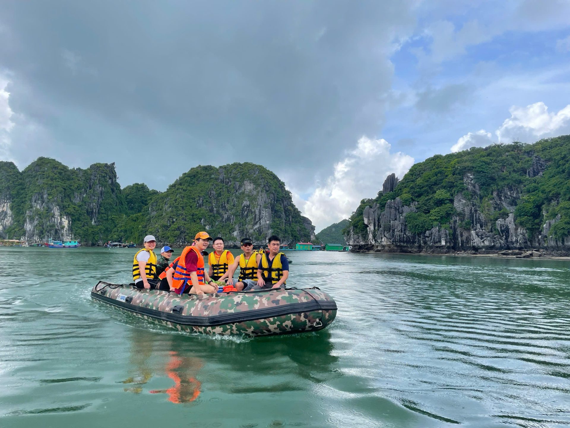 Cùng gia đình trải nghiệm khám phá vịnh