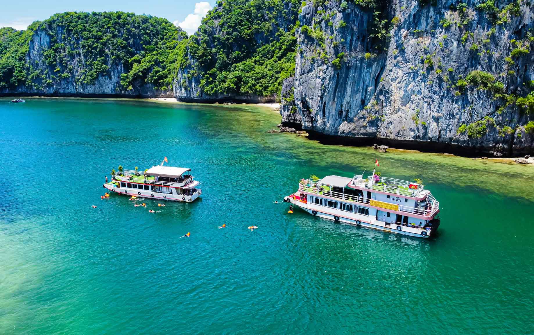 Khám phá vịnh Lan Hạ mùa nắng đẹp