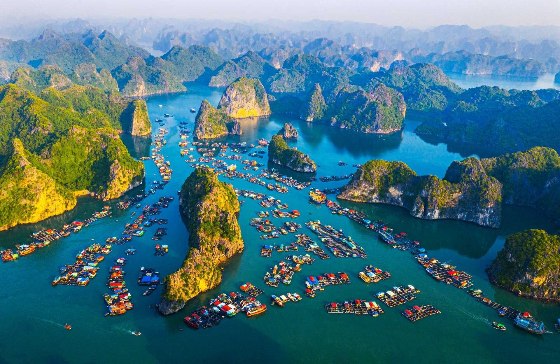 Ghé thăm các làng chài quanh đảo Cát Bà