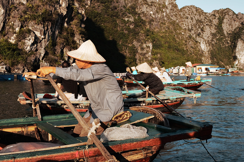 Nét đẹp lao động truyền thống của người dân làng chài Cửa Vạn