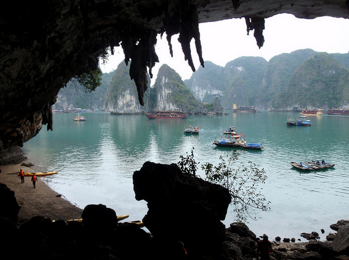 Cực bất ngờ về vẻ đẹp của hang Trống và hang Trinh Nữ