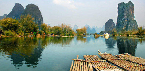 Cảnh thiên nhiên thơ mộng của làng chài Cửa Vạn