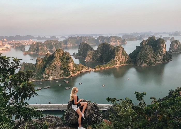 Thời điểm đẹp nhất để chiêm ngưỡng núi Bài Thơ