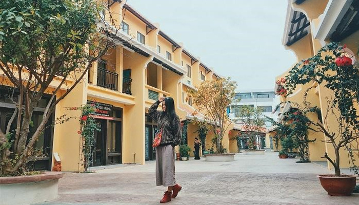 Một bên không gian hoài cổ trầm mặc tại phố cổ Hạ Long