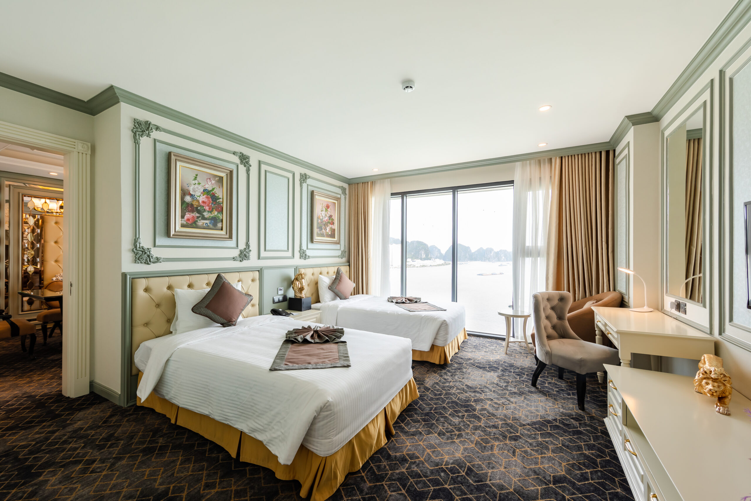 Không gian phòng Royal Suite sang trọng, đẳng cấp