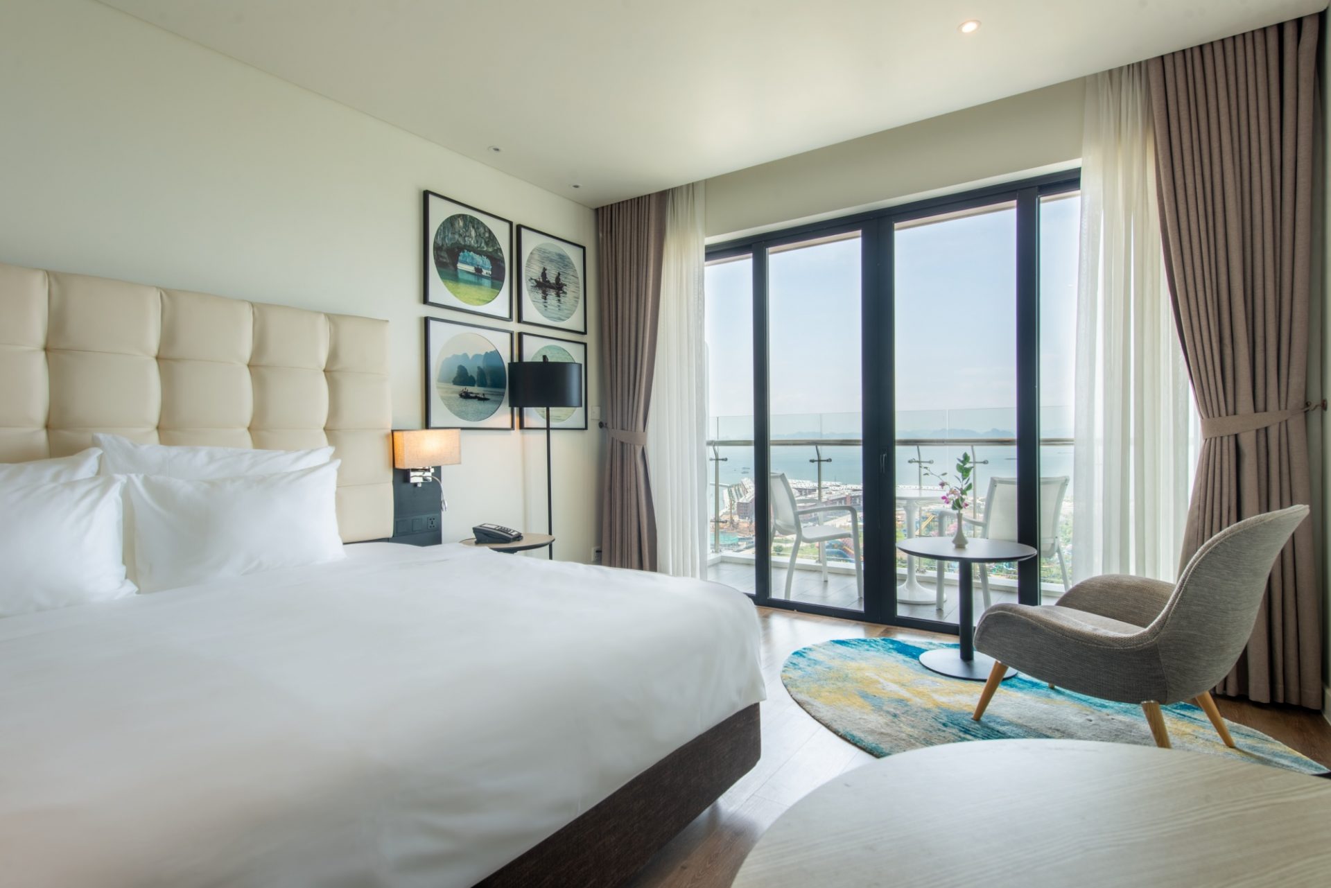 Deluxe Bay View mang đến tầm nhìn trực diện ra Vịnh Hạ Long