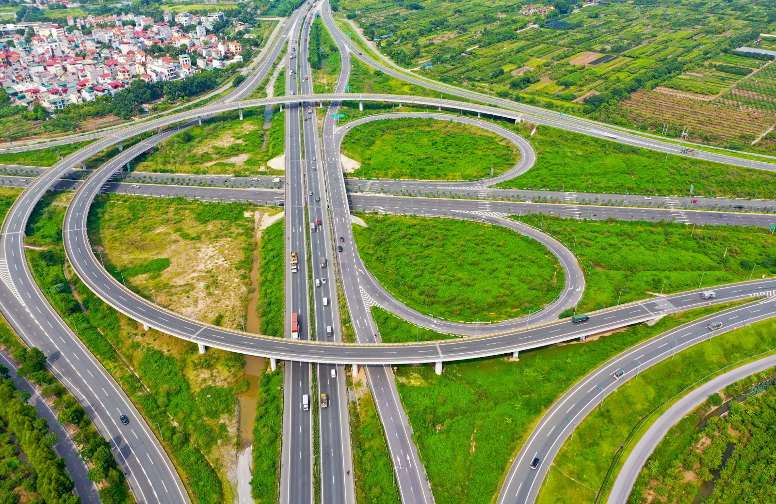 Tuyến cao tốc Hà Nội - Hạ Long hiện đại