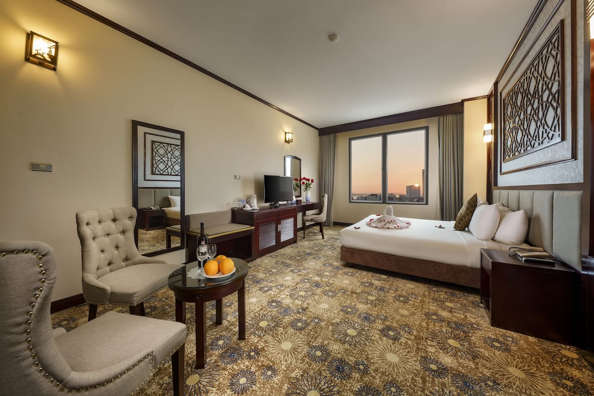 Suite Deluxe cao cấp hướng vịnh Hạ Long