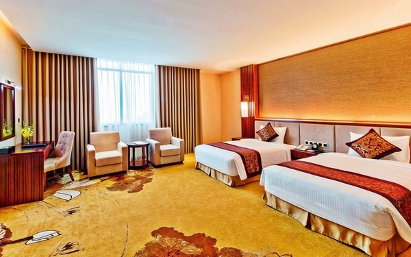 Không gian phòng Premium Deluxe Twin hướng vịnh Hạ Long