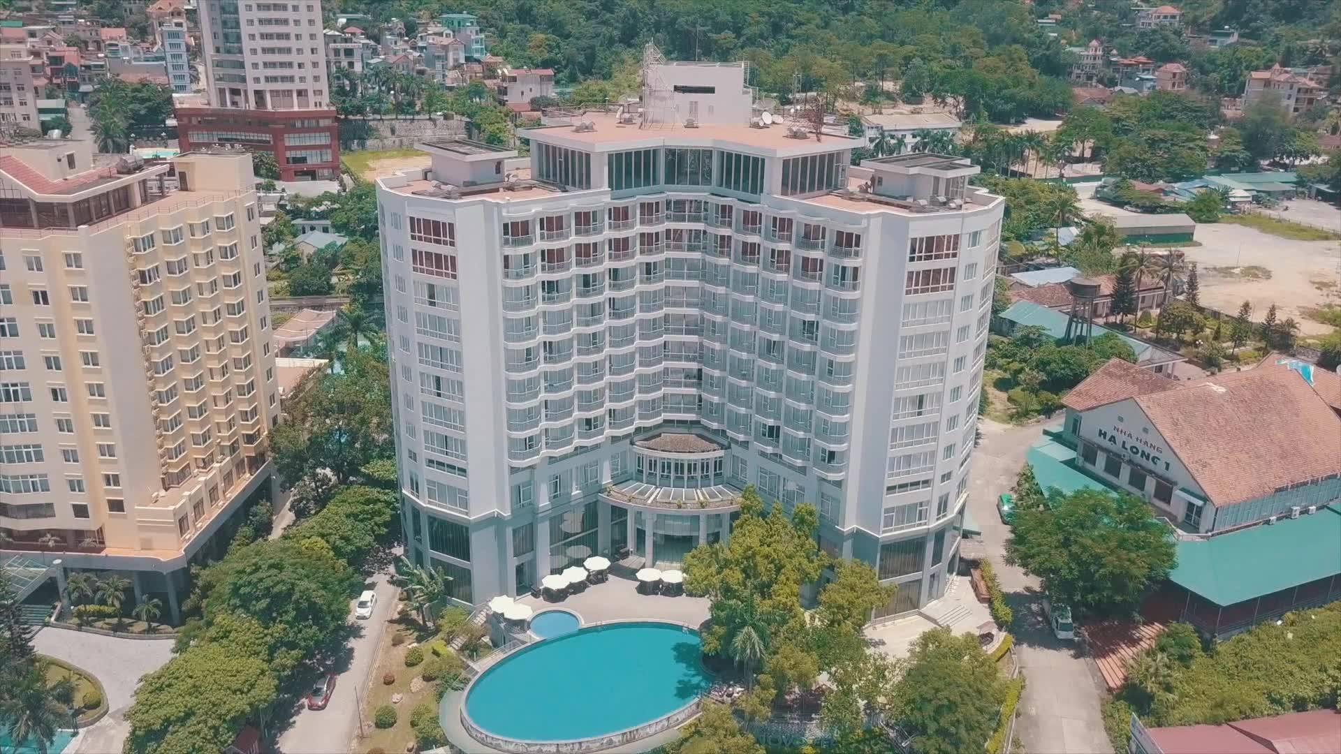 Novotel Hạ Long Bay sở hữu thiết kế cao tầng hiện đại