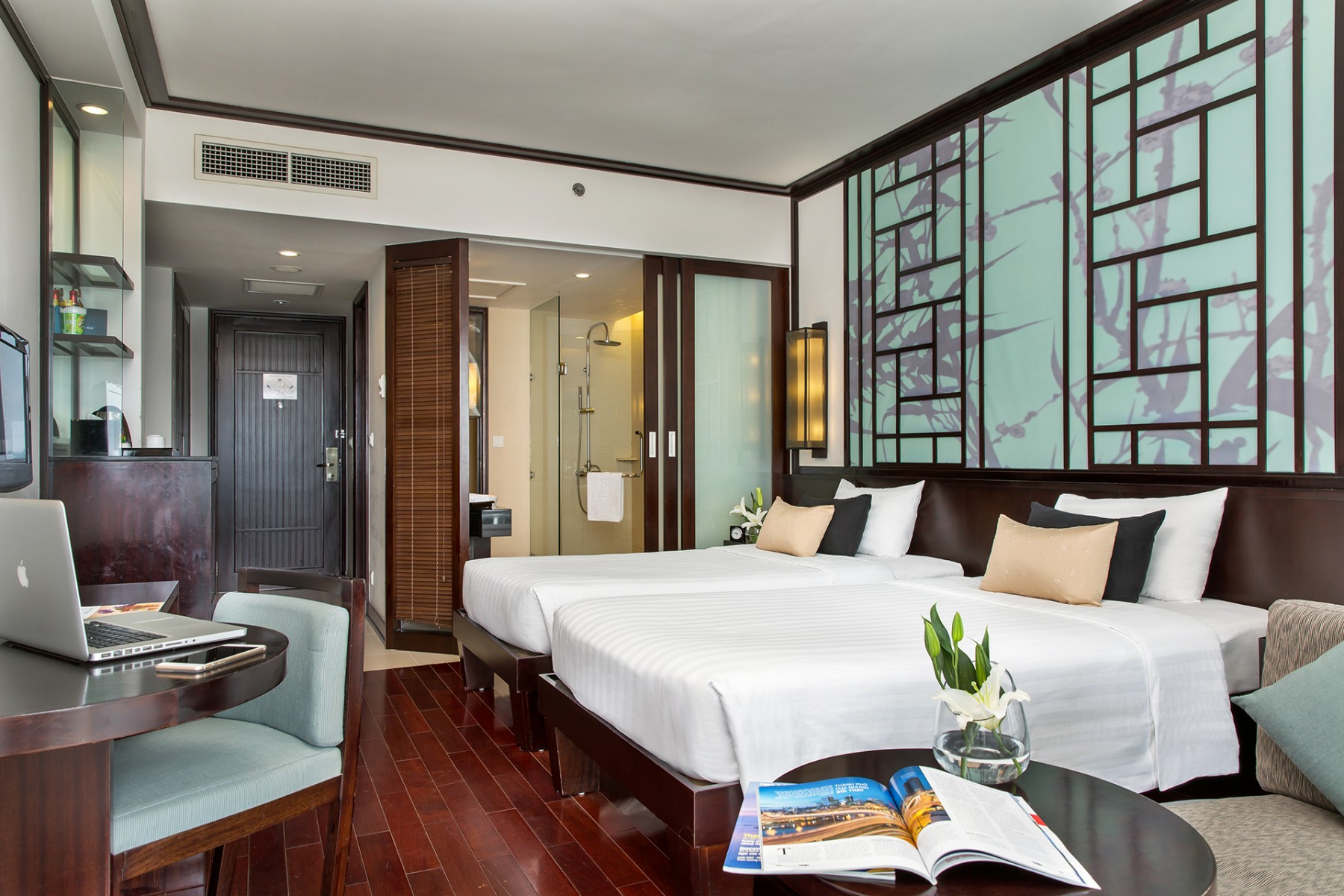 Phòng Superior thiết kế trang nhã, nội thất gỗ cao cấp