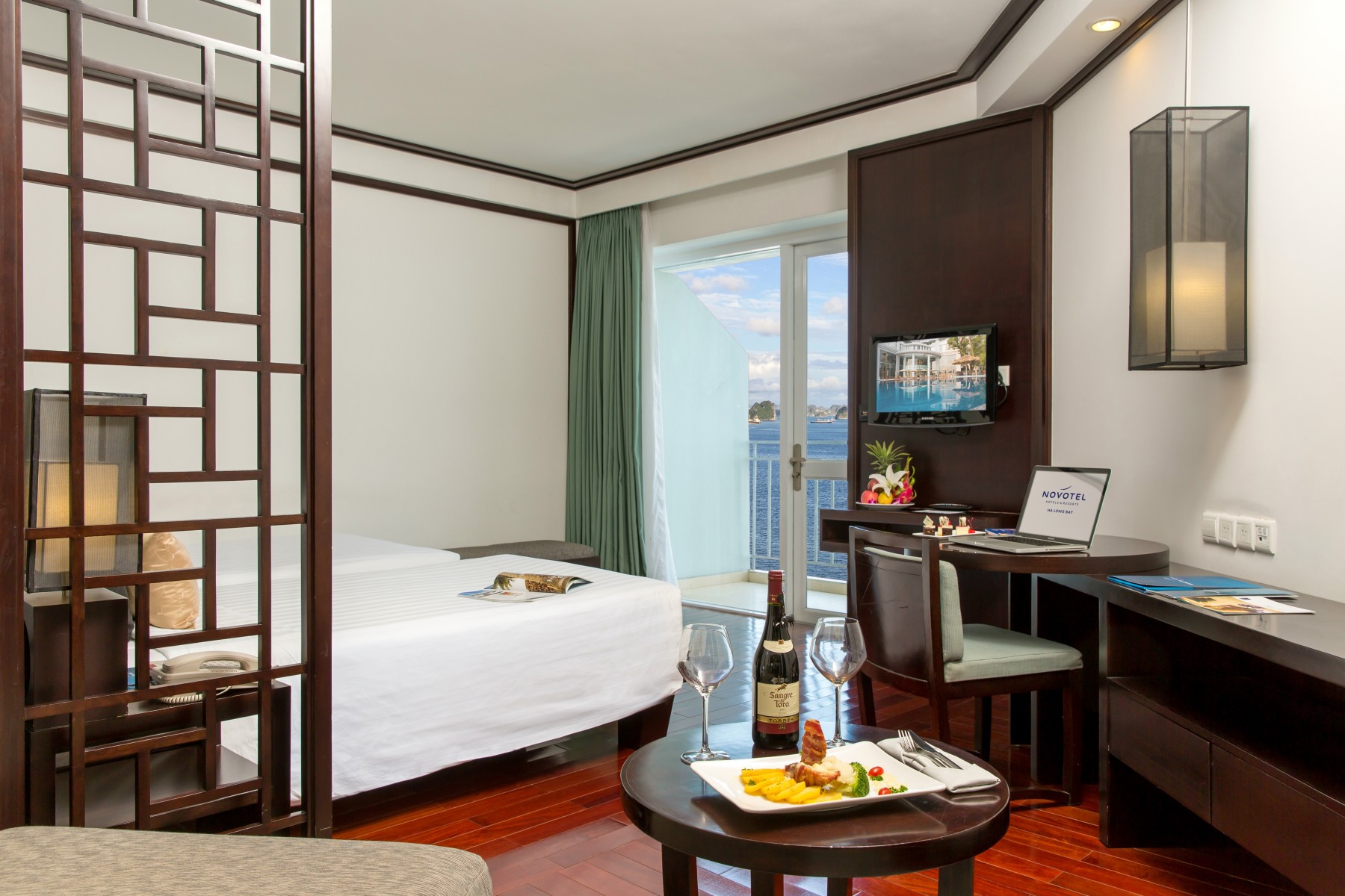 Executive Room rộng 42m2, tone màu trung tính dịu mắt