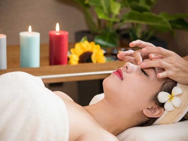 Không gian spa thư giãn với ánh sáng dịu nhẹ