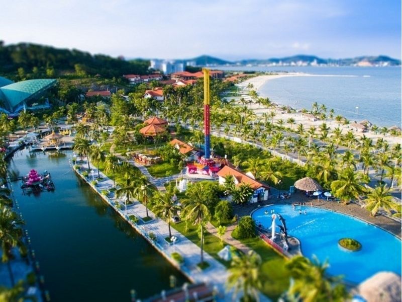 Đảo Tuần Châu -  Một trong những hòn đảo đẹp nhất ở Hạ Long
