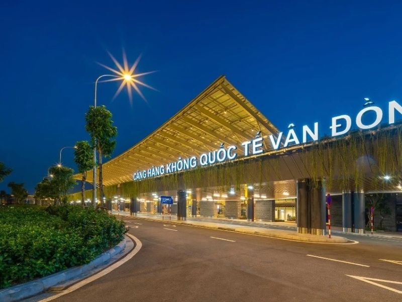 Bạn có thể sử dụng nhiều phương tiện để đi tới Wyndham Legend Hạ Long 