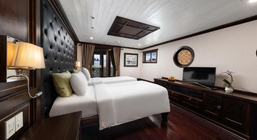 Garden Bay Legend Cruise