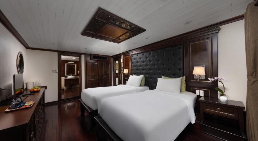 Garden Bay Legend Cruise